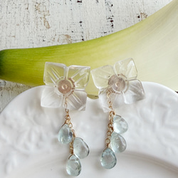 【カランコエの雫】14KGF カランコエカット水晶 アクアマリン スタッドピアス 2枚目の画像