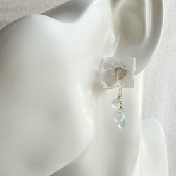 【カランコエの雫】14KGF カランコエカット水晶 アクアマリン スタッドピアス 6枚目の画像