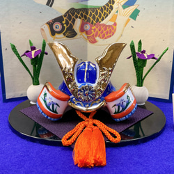 五月飾り【染錦出世兜 屏風 花菖蒲一対付き】端午の節句 五月人形 陶器