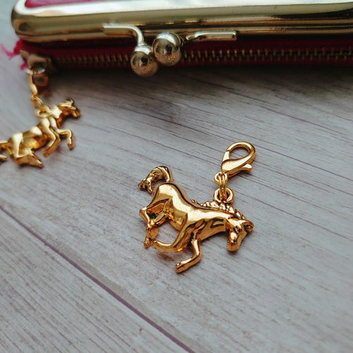 horse charm 《ゴールド(アンティーク加工あり)》馬 うま バッグ