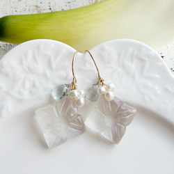 【カランコエの雫】14KGF カランコエカット水晶 アクアマリン ピアス 1枚目の画像