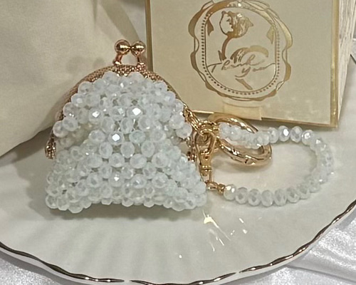 ビーズ　がま口　小物入れ　小銭入れ　ピルケース　黒　黄色　白　チャーム　推し活 ビーズ がま口 小銭入れ ピルケース コインケース 小物入れ オパール