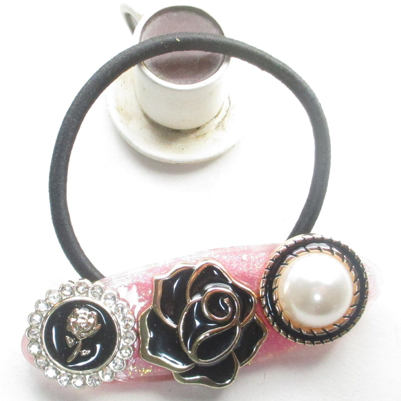 黒薔薇にせまるクォーツの想いも重いけれど、私も結構想っています♪(ぼぼ屋のヘアゴム)SH249 4枚目の画像