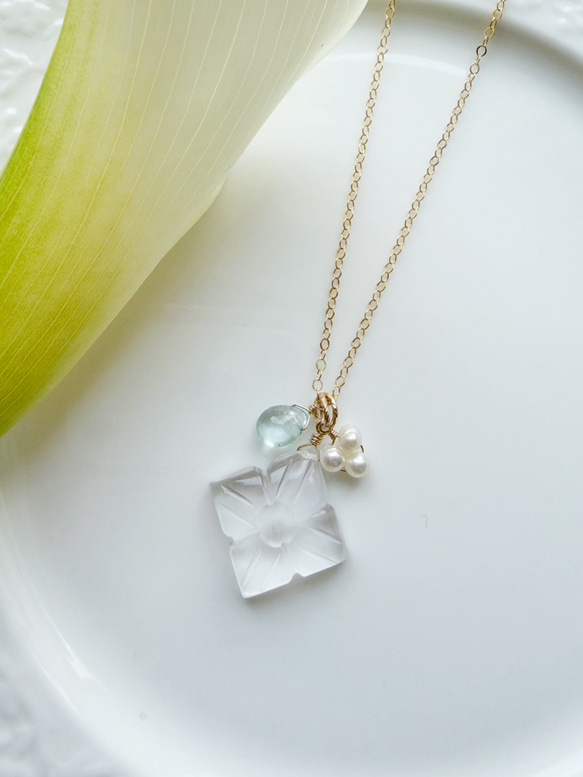 【カランコエの雫】14KGF カランコエカット水晶 アクアマリン ネックレス 1枚目の画像