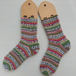 手編みの靴下（23cm～24.5cm）☆ロリポップ色＊洗濯機OK！ 1枚目の画像