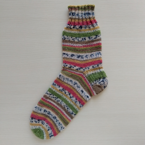 手編みの靴下（23cm～24.5cm）☆ロリポップ色＊洗濯機OK！ 3枚目の画像