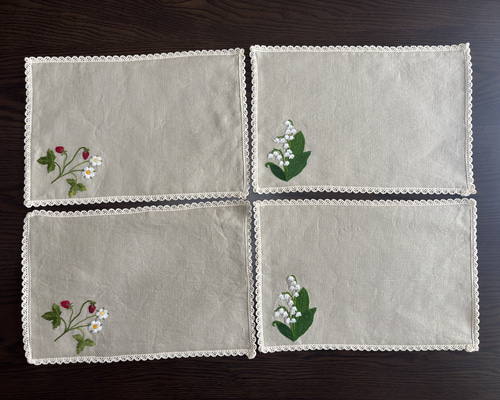 M様オーダー品【手刺繍】ティーマット、コースターのセット ランチョン