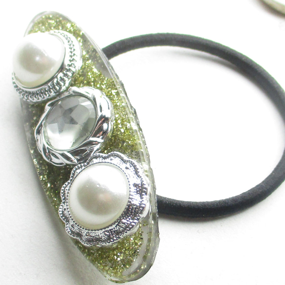 エリザベスでもレイチェルでもないクォーツに想いをよせるほど、気温も上がります♪(ぼぼ屋のヘアゴム)SH250 4枚目の画像