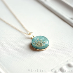 【訂製款】樹脂藝術圓形吊墜 <綠山> 第6張的照片