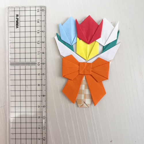 花束 ブーケ チューリップ 花 卒園 卒業 入園 入学 お祝い 折り紙 壁面