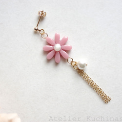 【訂製款】樹脂藝術花朵、棉質珍珠和流蘇耳環（受祝福者） 第3張的照片