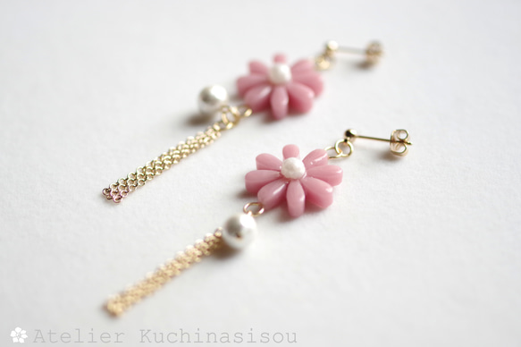 【訂製款】樹脂藝術花朵、棉質珍珠和流蘇耳環（受祝福者） 第1張的照片