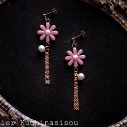 【訂製款】樹脂藝術花朵、棉質珍珠和流蘇耳環（受祝福者） 第10張的照片