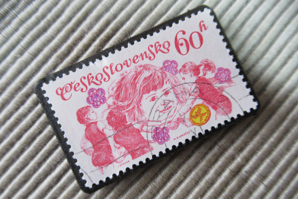 アップサイクル　チェコスロバキア　切手ブローチ1060 2枚目の画像