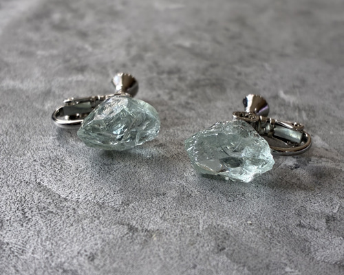 一点もの】 アクアマリン 鉱物イヤリング 原石 天然石 ハンドメイド