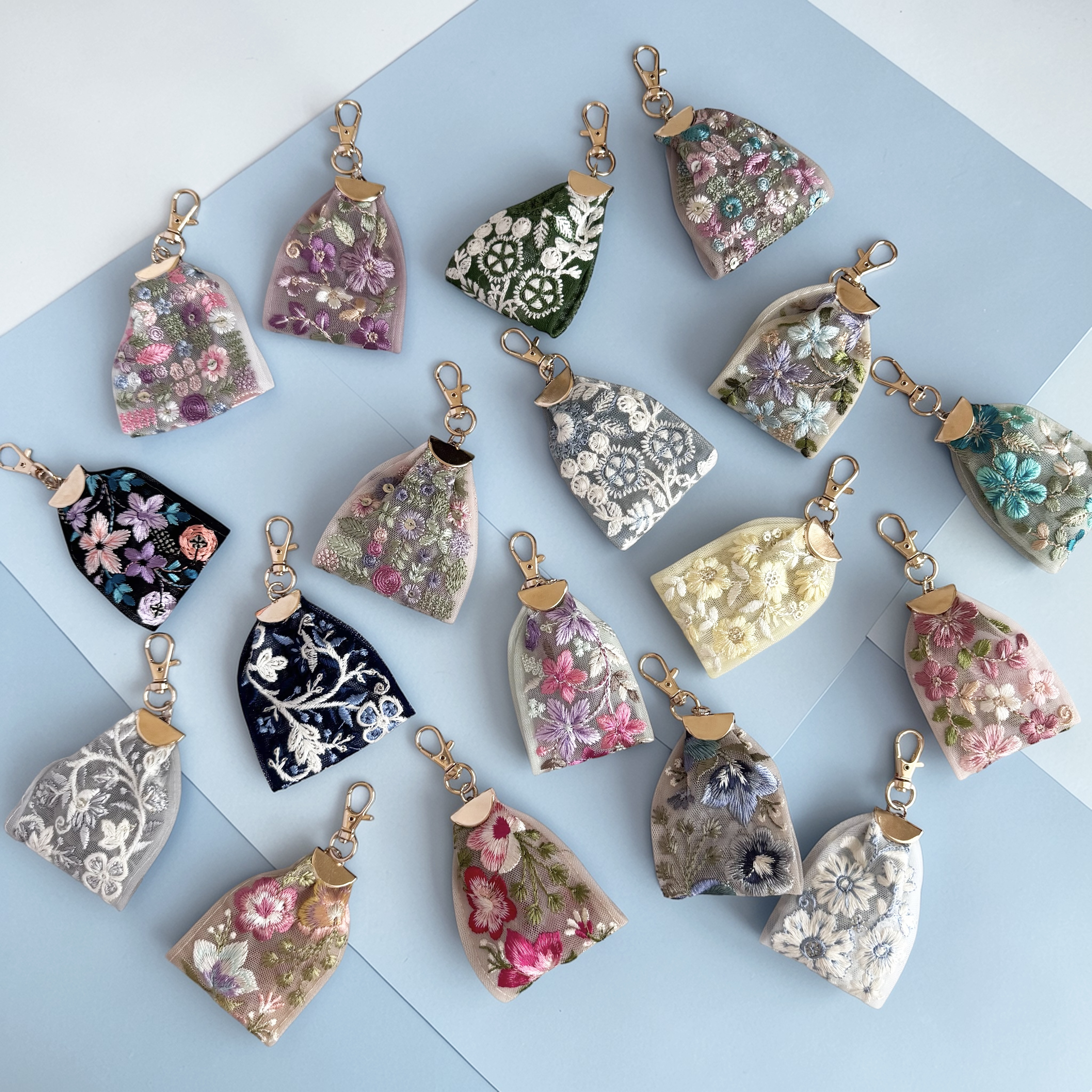 紫*鶴様 コヤンイサムチョンチャーム付き！インド刺繍×ヌビ！ショルダーベルト付き y*k様 ヌビ＆インド刺繍 シャム猫 リトルヤーンハンターズ コヤン