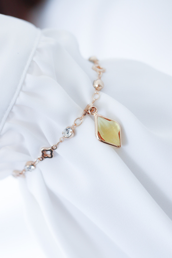 【365日企画】4/9誕生日カラー 『黄昏の小陽(ウォールフラワー）』ガラスアクセサリー 5枚目の画像