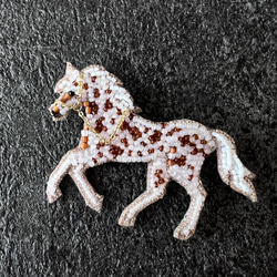 ジョッキビールのブローチ オートクチュール刺繍 ブローチ La mienne