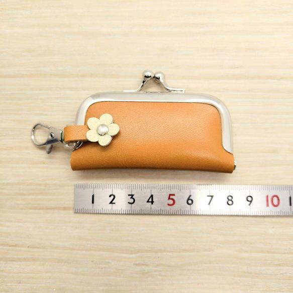 がま口 小さい財布 キーホルダー 8cm ライトブラウン 革 レザー 印鑑入れ コインケース 小銭入れ 6枚目の画像