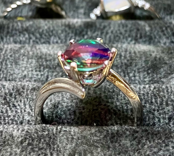 ダブレットクリスタル ☆ビビッドカラー ピンク×グリーン フリーサイズリング 天然石 指輪 10枚目の画像