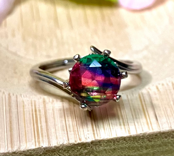 ダブレットクリスタル ☆ビビッドカラー ピンク×グリーン フリーサイズリング 天然石 指輪 2枚目の画像