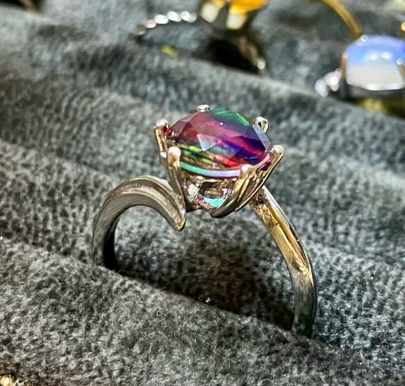 ダブレットクリスタル ☆ビビッドカラー ピンク×グリーン フリーサイズリング 天然石 指輪 12枚目の画像
