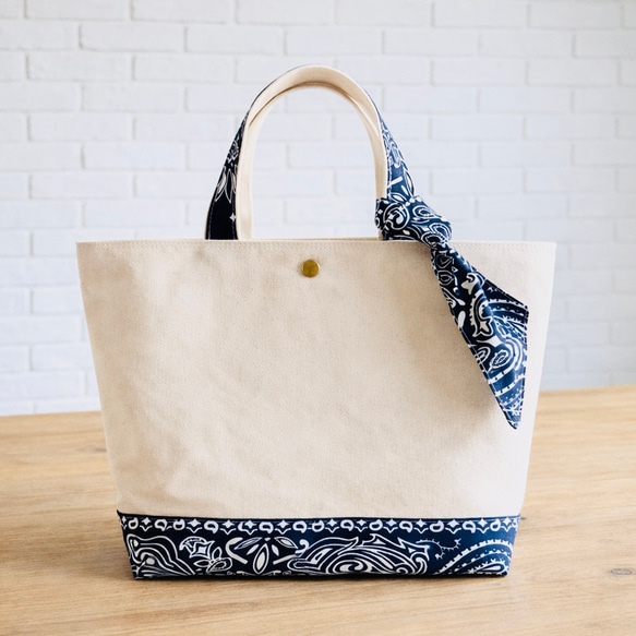 《受注制作》17色から選べる　ハバハンク　バンダナリメイクトートバッグ　Mサイズ　送料無料 1枚目の画像