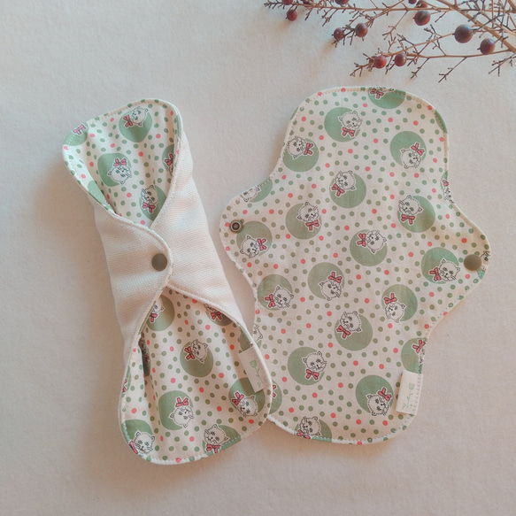 【布ナプキン】無添加ネル&ガーゼ レトロなねこ柄 23cm 2枚セット 1枚目の画像