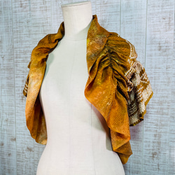 着物リメイク＊黄土色正絹綸子＆鹿の子絞りグラデーションふわふわ＆ひらひらギャザーストール 3枚目の画像