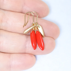 チェコビガラス・ダガーのゴールドチタンピアス（レッド＆ゴールド） 6枚目の画像