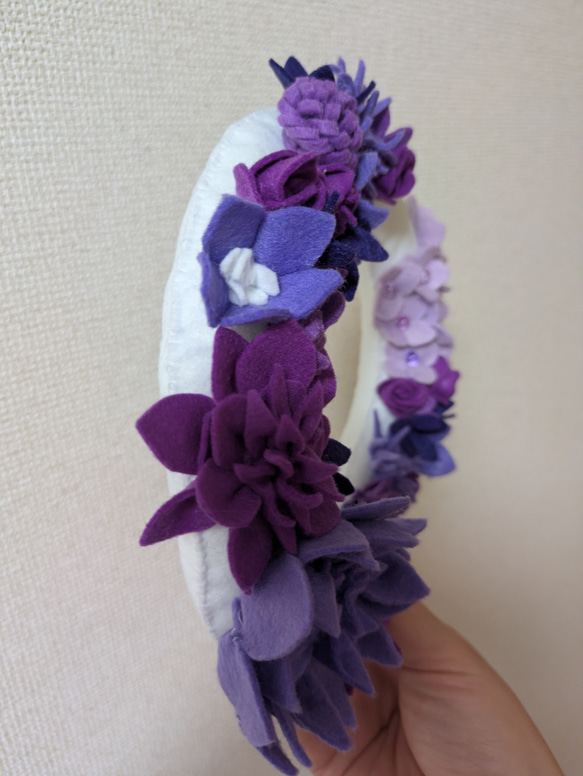 午睡の残り香｜紫のダリアのフェルトフラワーリース（20cm）壁掛け 2枚目の画像