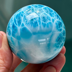 883.7g 天然無処理 ラリマー 置物(原石）※鑑賞台付き(木造) その他置物