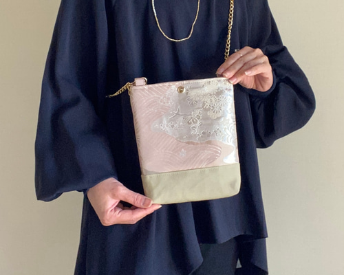 一点物】桜色の帯リメイク ミニショルダーバッグ｜春の和洋折衷 スマホ