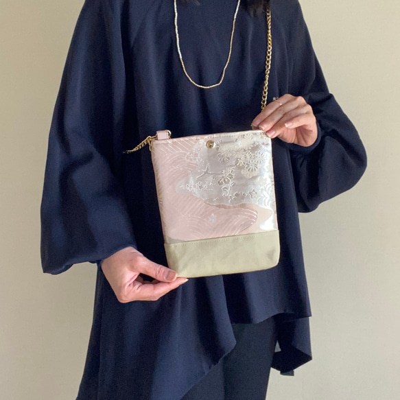 一点物】桜色の帯リメイク ミニショルダーバッグ｜春の和洋折衷 スマホ