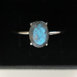 （獨一無二 • 925銀）寶石級拉長石橢圓形銀戒指（8*6毫米，11號） 第1張的照片