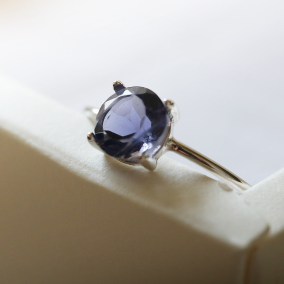 （925銀）寶石級堇青石刻面銀戒指（6毫米） 第1張的照片