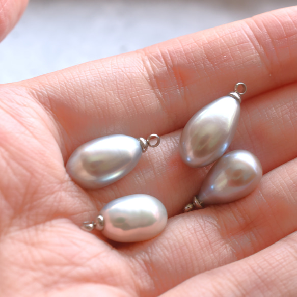 春季新品【自選款式】大號 AAAA 級灰色銀色淡水珍珠吊墜醫用級不銹鋼項鍊 第2張的照片