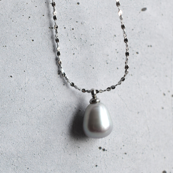 春季新品【自選款式】大號 AAAA 級灰色銀色淡水珍珠吊墜醫用級不銹鋼項鍊 第14張的照片