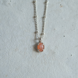 925純銀 澄月光石 細麻花邊 爪鑲 項鍊 (2種鍊型可選) 免費送禮包裝 第3張的照片