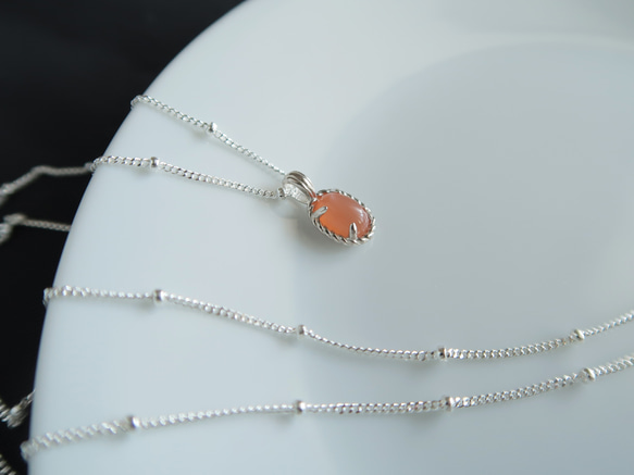 925純銀 澄月光石 細麻花邊 爪鑲 項鍊 (2種鍊型可選) 免費送禮包裝 第10張的照片