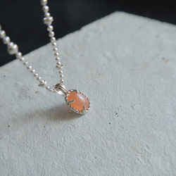 925純銀 澄月光石 細麻花邊 爪鑲 項鍊 (2種鍊型可選) 免費送禮包裝 第2張的照片