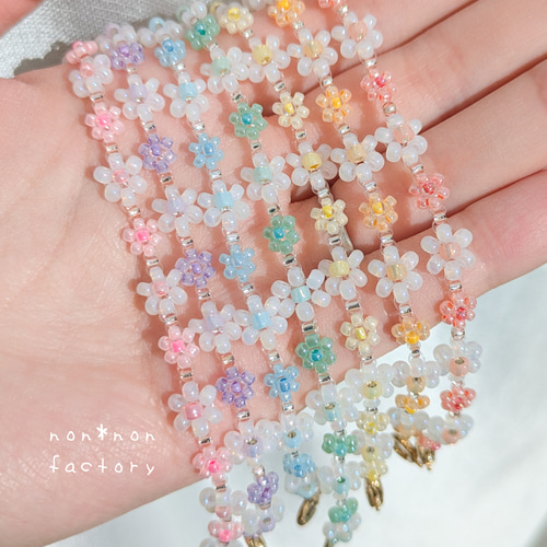 ビーズブレスレット ✧ 推し活カラー ✧ 小さなお花のブレスレット