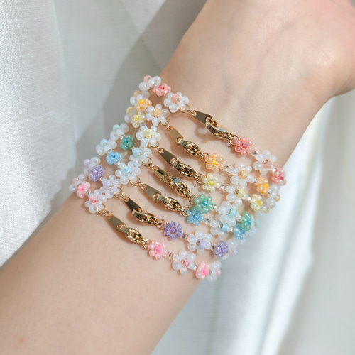 ビーズブレスレット ✧ 推し活カラー ✧ 小さなお花のブレスレット