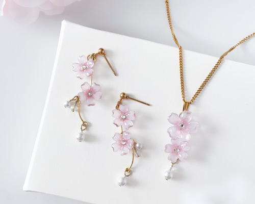 Creema限定販売】【特集掲載】春のご自愛福袋 桜 ピアス イヤリング