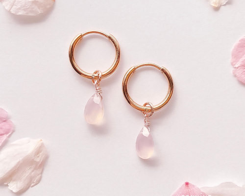 春の新作 】桜 花びら フープピアス 金属アレルギー対応 ピアス