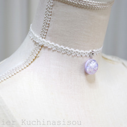 【訂製款】樹脂圓形圖案、梭編蕾絲和緞帶項鍊（紫色雲朵①）20毫米 第3張的照片