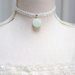 【訂製款】樹脂藝術圓形圖案、梭編蕾絲和緞帶項鍊“遙遠的迴聲” 第2張的照片