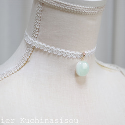 【訂製款】樹脂藝術圓形圖案、梭編蕾絲和緞帶項鍊“遙遠的迴聲” 第3張的照片