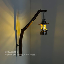 流木インテリア ランプや小物を飾れる天然流木の壁掛けスタンド ランタン 置物 北欧 照明 自然 N30 2枚目の画像
