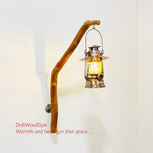 流木インテリア ランプや小物を飾れる天然流木の壁掛けスタンド ランタン 置物 北欧 照明 自然 N30 4枚目の画像